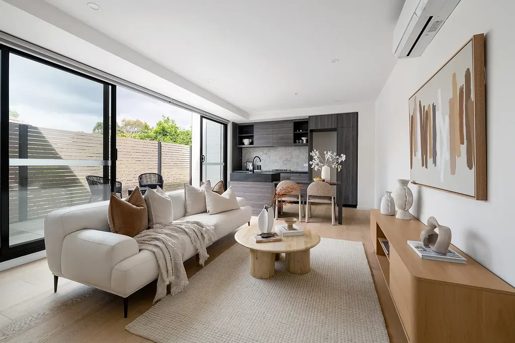 Kew East 1Kwarto Everything your matches aren't.