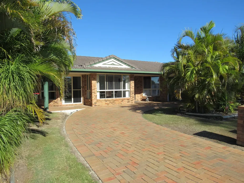53 Moolyyir Street, Urangan, QLD 4655