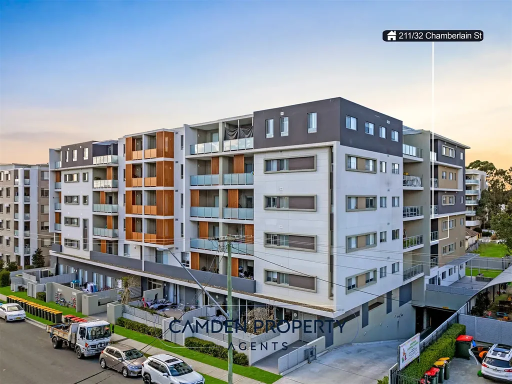 Stunning 1 Bedder in the Heart of Town!