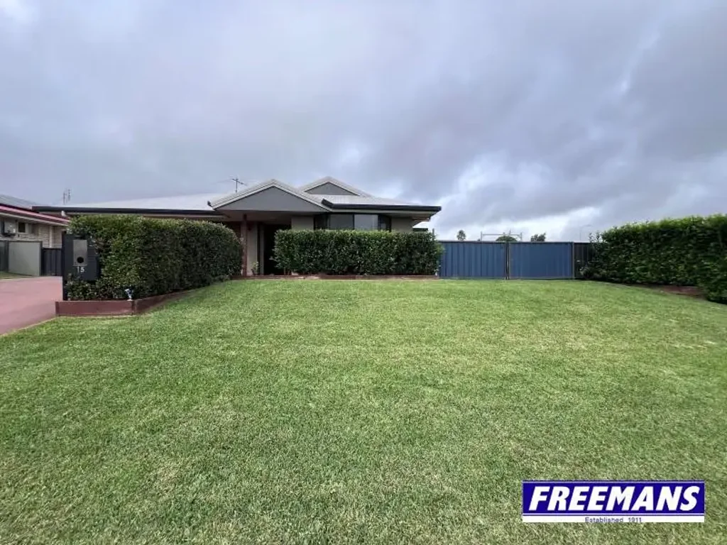 Kingaroy 4ਬੈੱਡਰੂਮ High on the hill with everything you need