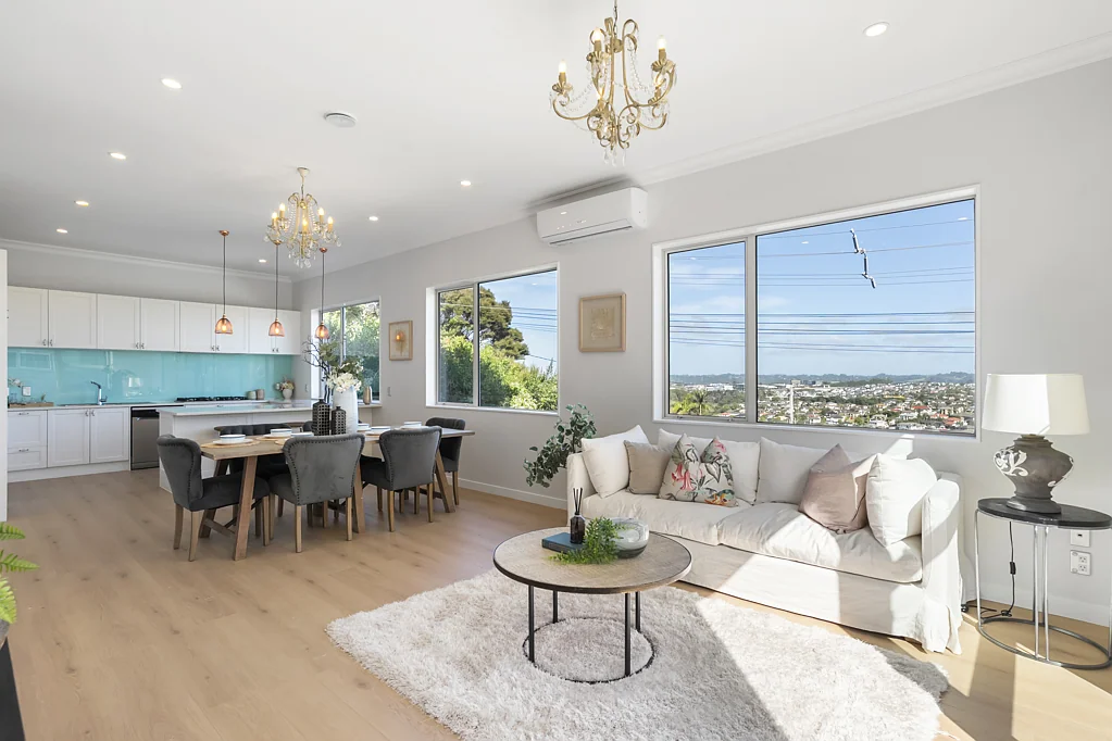 517 East Coast Road, Murrays Bay, North Shore City, Auckland