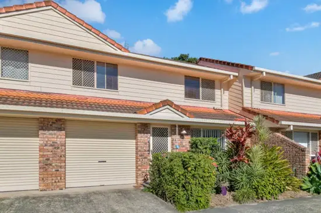 Tweed Heads West 3 Slaapkamer Stylish, Spacious & Move-In Ready Townhouse in lifestyle complex