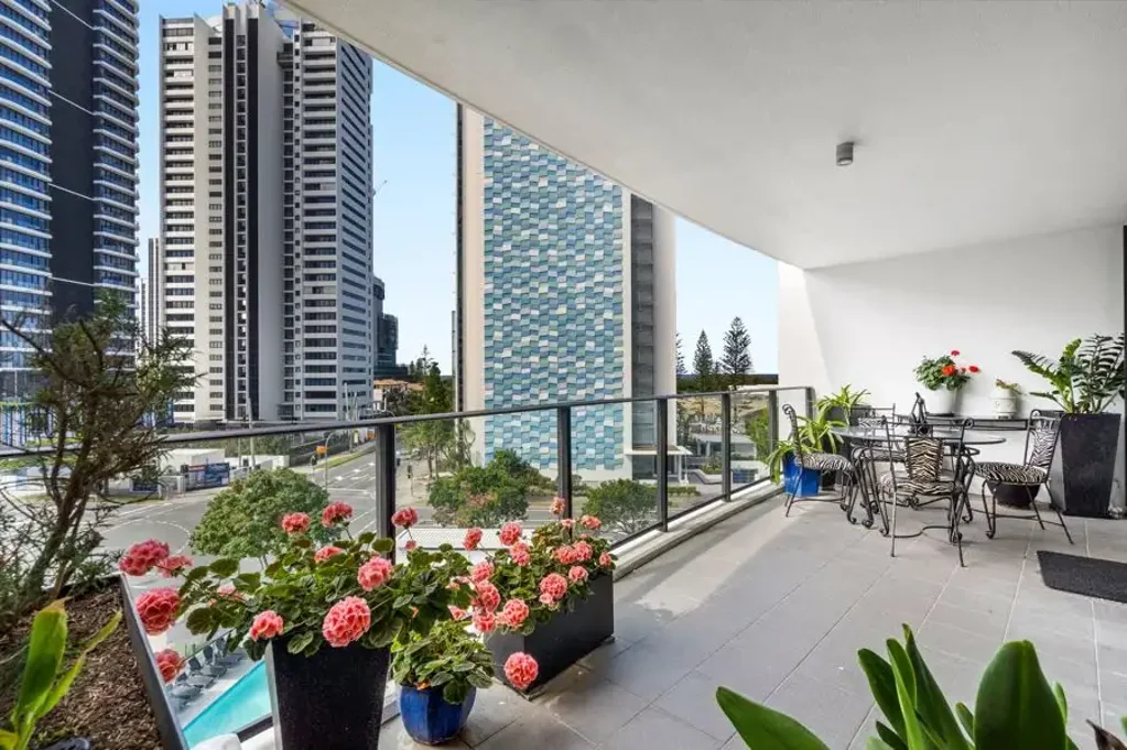 Broadbeach 2غرفة نوم Renovated Coastal Retreat with Clever Upgrades in Sierra Grand