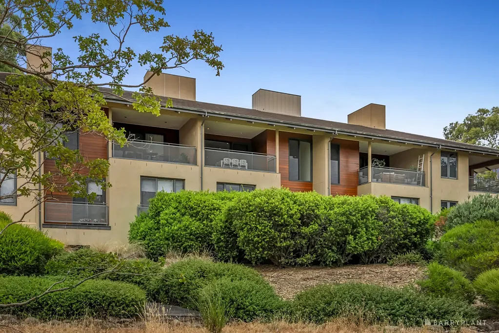 30 Oak Court, Chirnside Park, VIC 3116