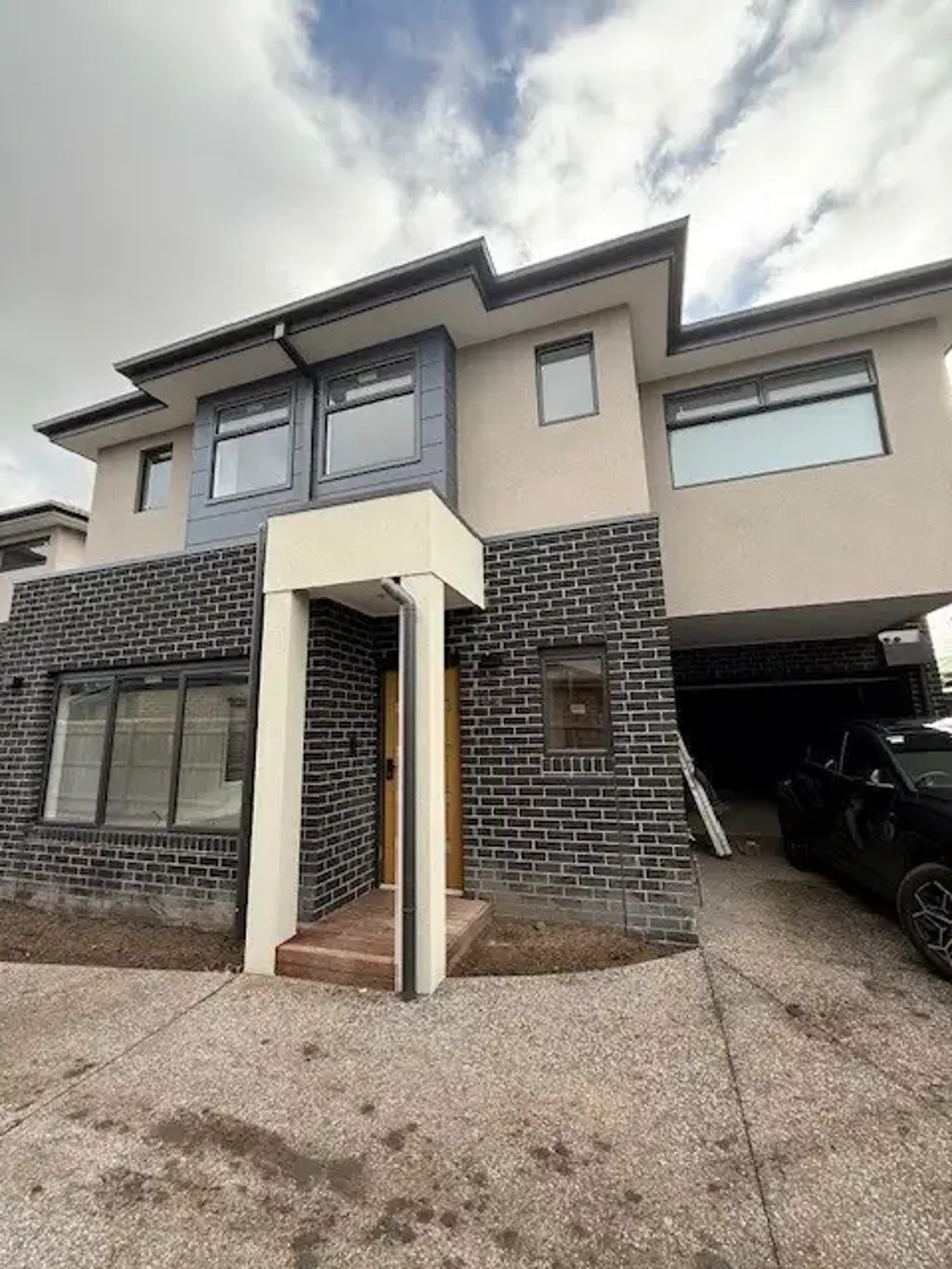 Brand new modern 3 bedroom townhouse in the  top location of  Avondale Heights