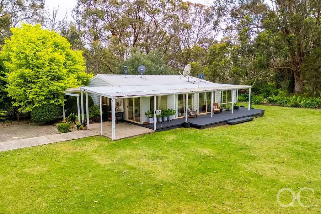 Blackfellows Creek 2ਬੈੱਡਰੂਮ Open the Door to A Classic Weatherboard on an Acre of Country Calm
