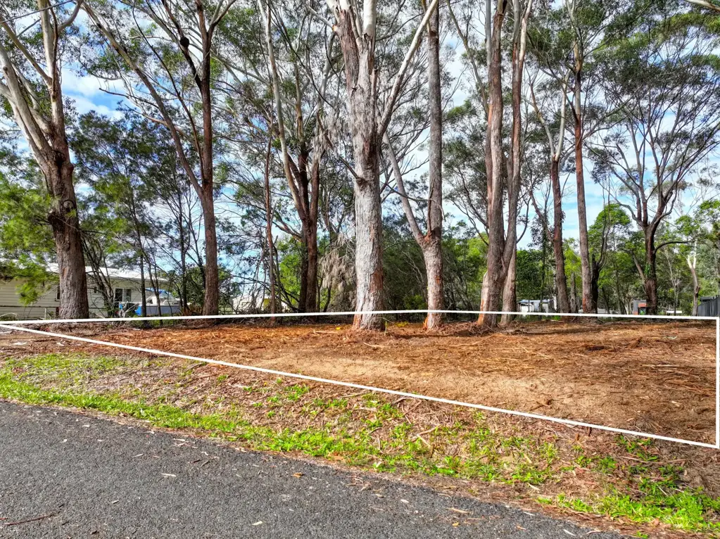 Russell Island ELEVATED 594m2 BLOCK - FLAT, & PERFECTLY POSITIONED!