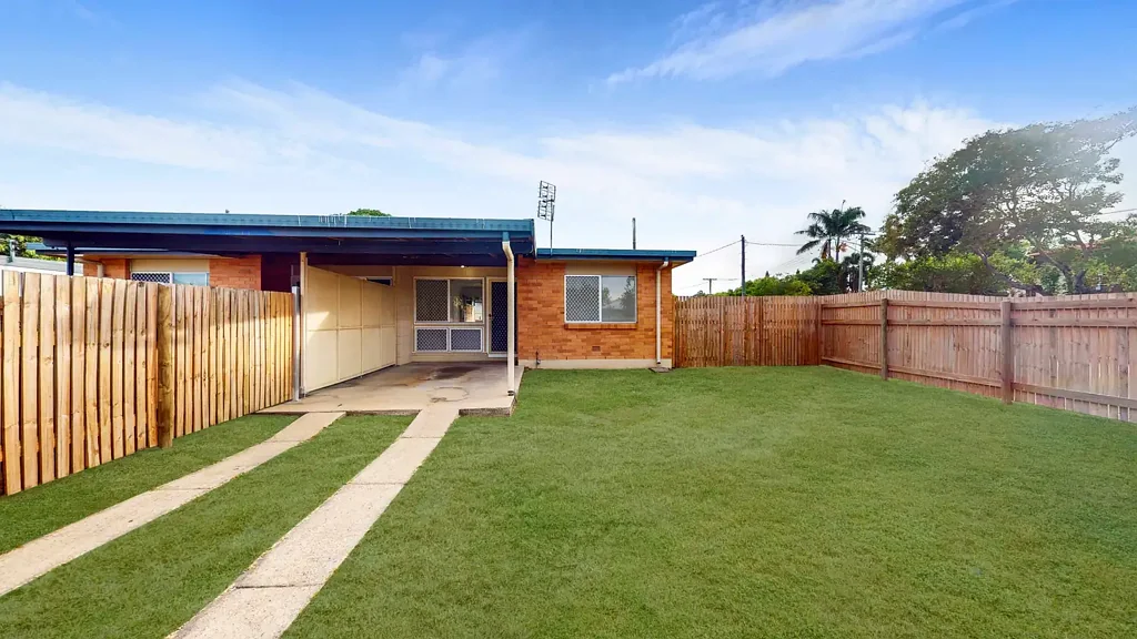 Charming Ground Floor Duplex!