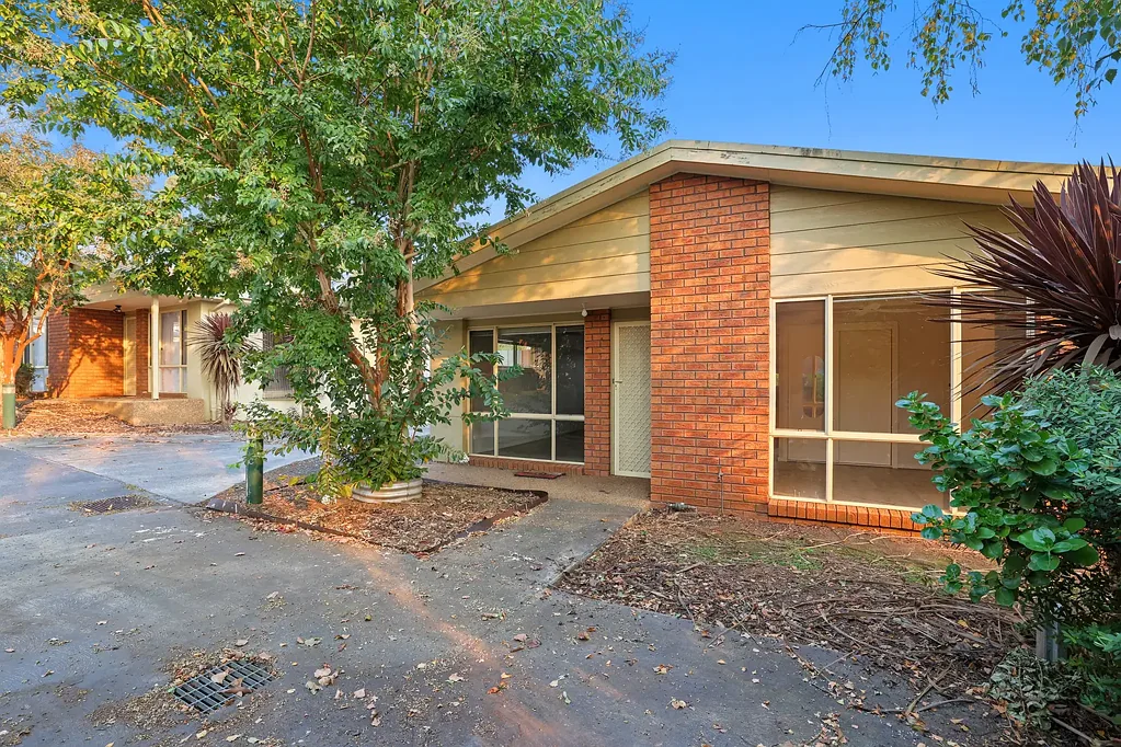 Drouin 2房  CONVENIENT TWO BEDROOM UNIT WITH A HUGE YARD