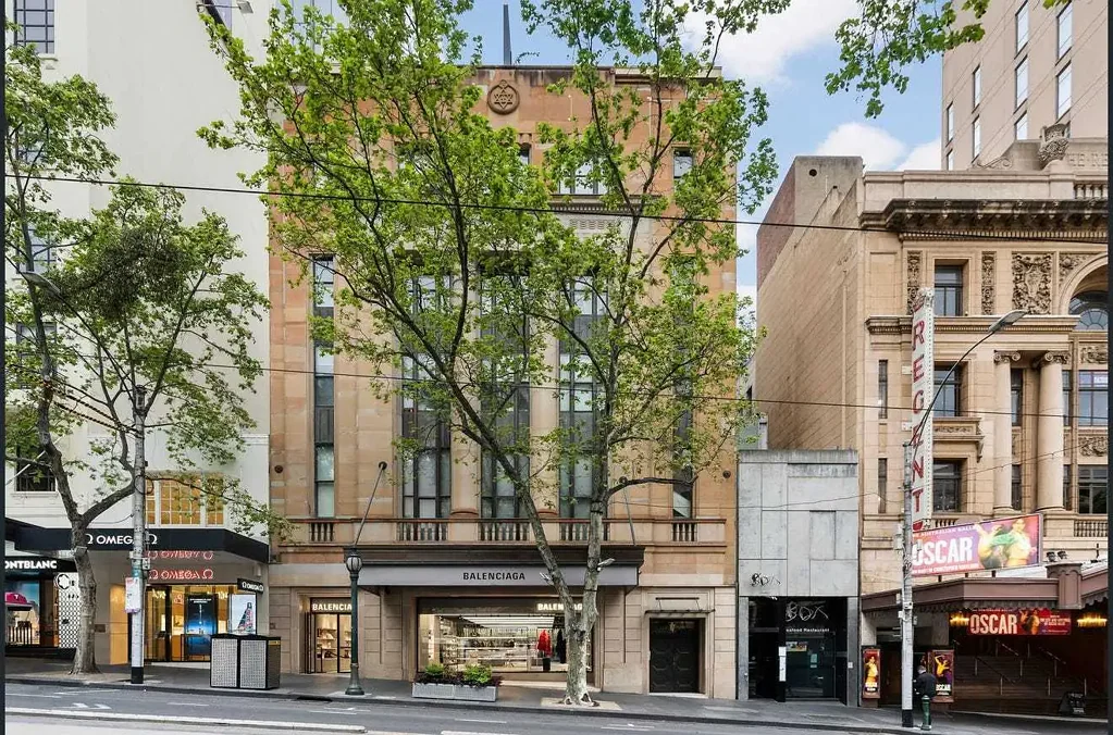 Luxurious CBD Residence in Prestigious Collins Street Location