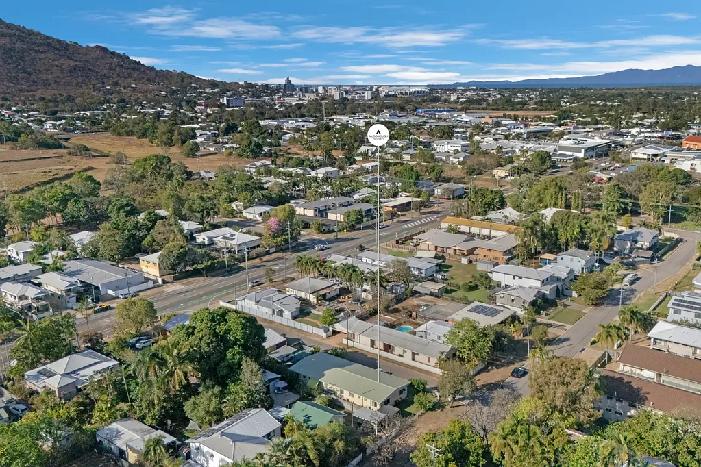 Hyde Park 2房  A Standout Opportunity in the Heart of Hyde Park