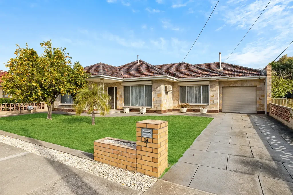 Kidman Park 4ਬੈੱਡਰੂਮ Beautiful Solid Brick Gem on Large 730 sqm Parcel ~ Huge Potential in Prime Location!