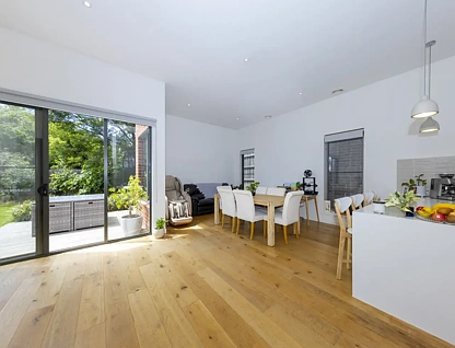 3/2 Kingsley Grove, Mount Waverley, East Melbourne, 4 ห้องนอน, 3 ห้องน้ำ, Townhouse
