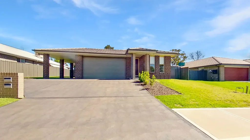 Beautiful Duplex in Boyd Avenue!