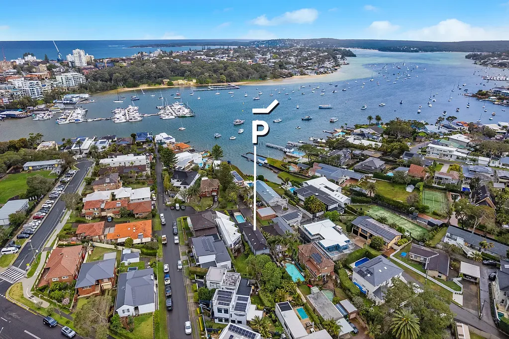 Cronulla 4 Bedroom Luxurious Coastal Sanctuary in the Heart of Cronulla