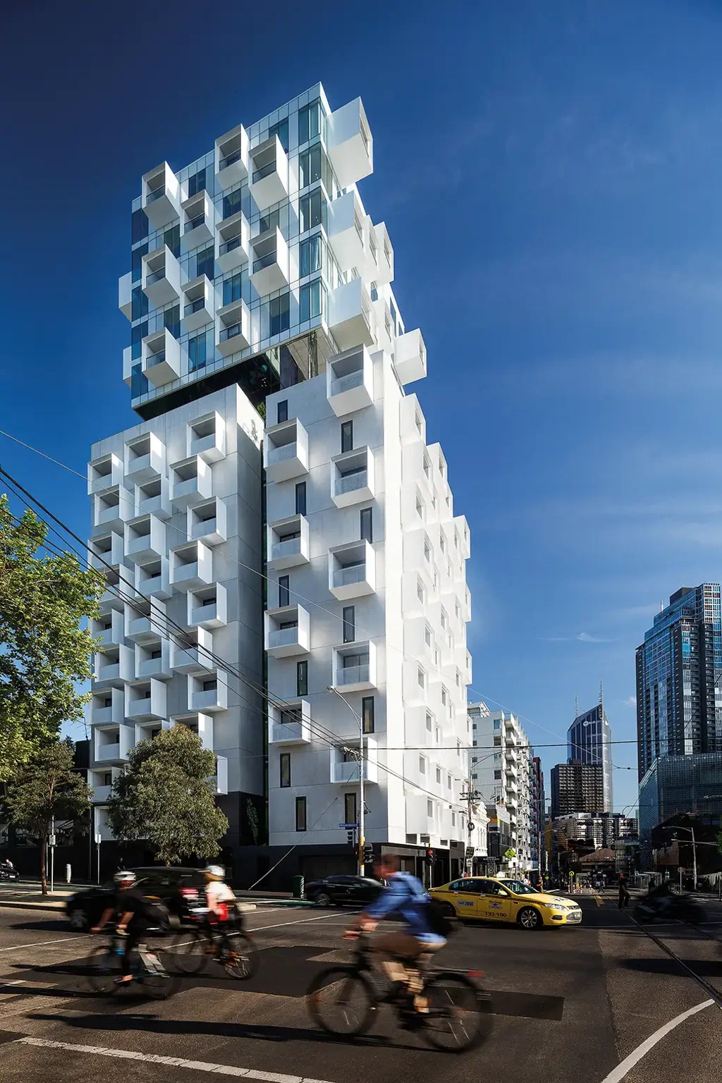 Furnished 1 Bedroom In Prime Carlton Location