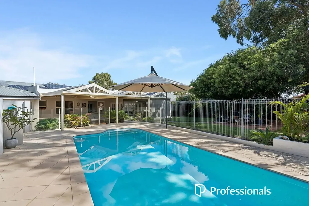252 Grove Road, Lesmurdie, WA 6076