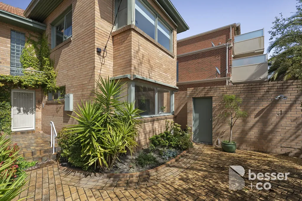 Caulfield North 3 Bedroom Timeless Elegance with Two Street Frontages