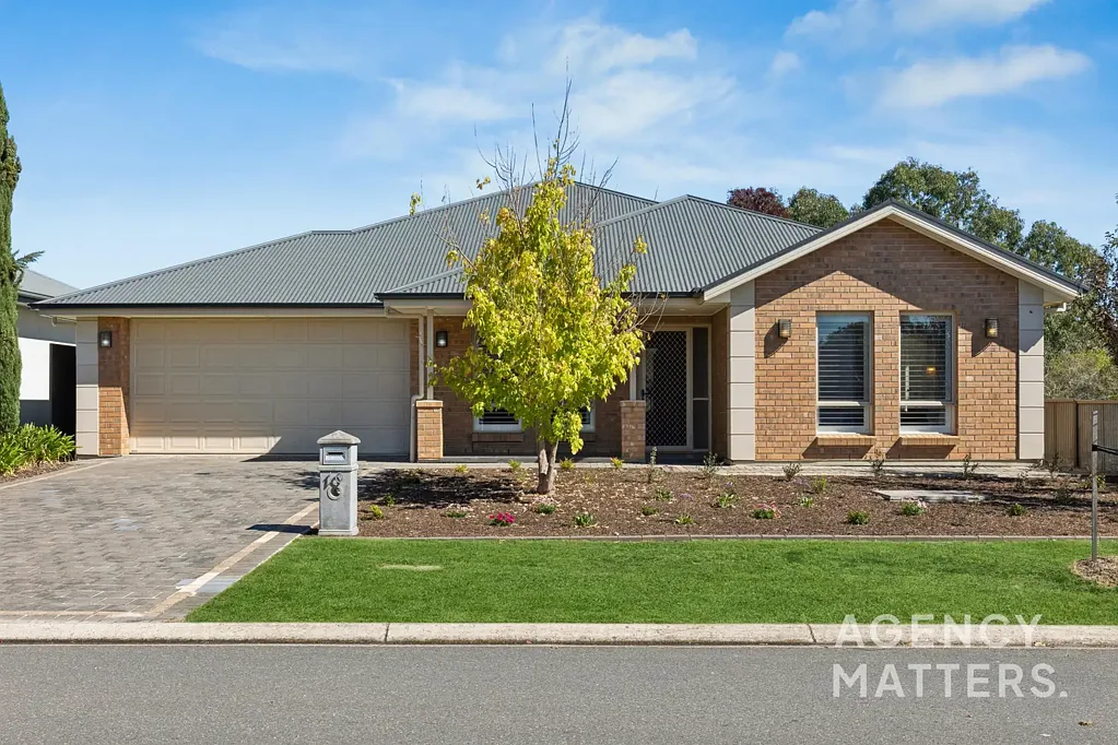 Mount Barker 5Moenga Flawless Presentation with a Flexible, Generously Proportioned Five Bedroom Floorplan