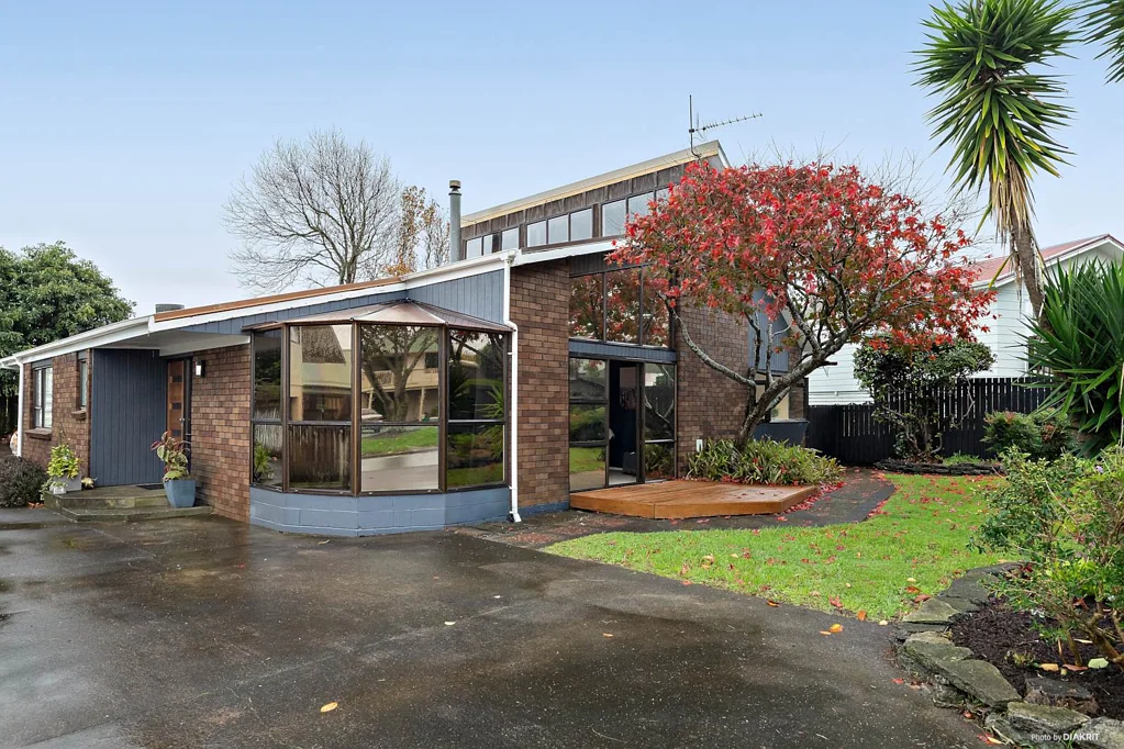 Waiuku 3Moenga Space, Style & Sea Breezes – Your Waiuku Winner!