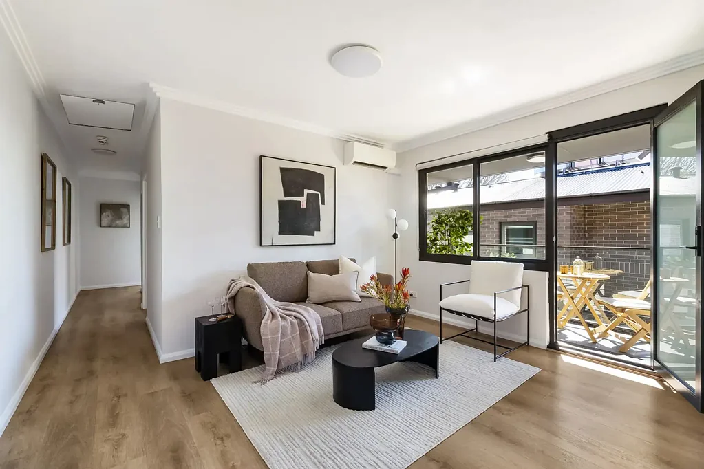 Marrickville 2ਬੈੱਡਰੂਮ Immaculate apartment with rare attic conversion