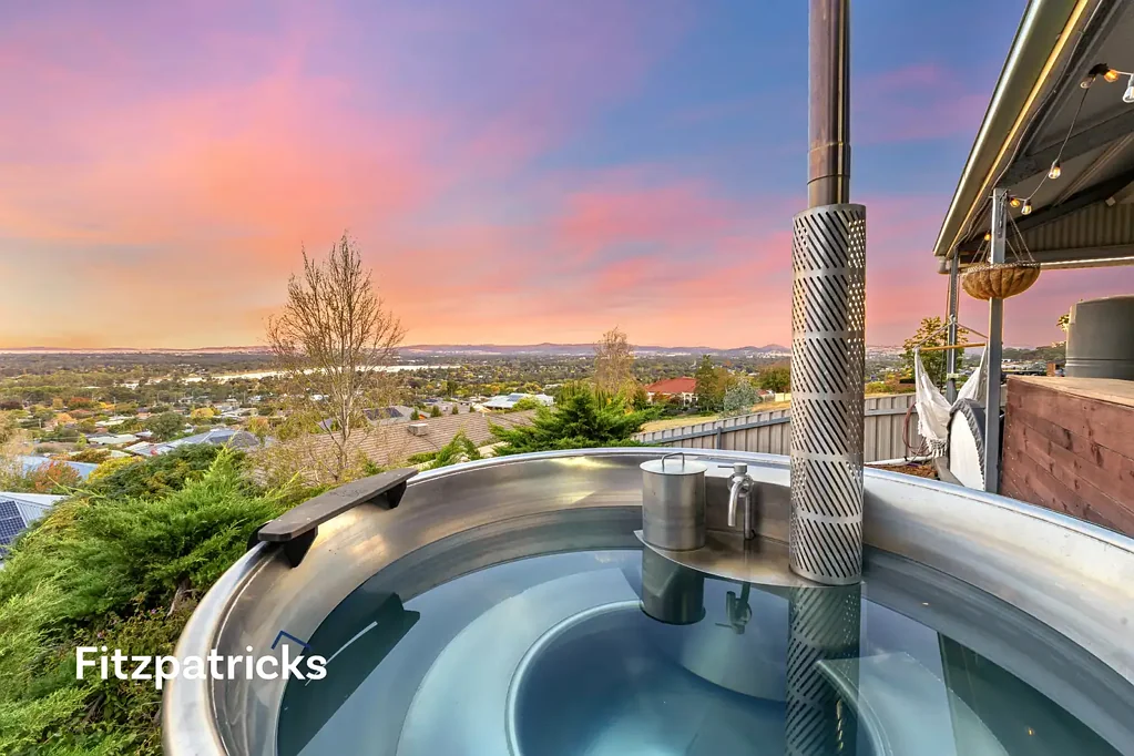 49 Henwood Avenue, Kooringal, NSW 2650