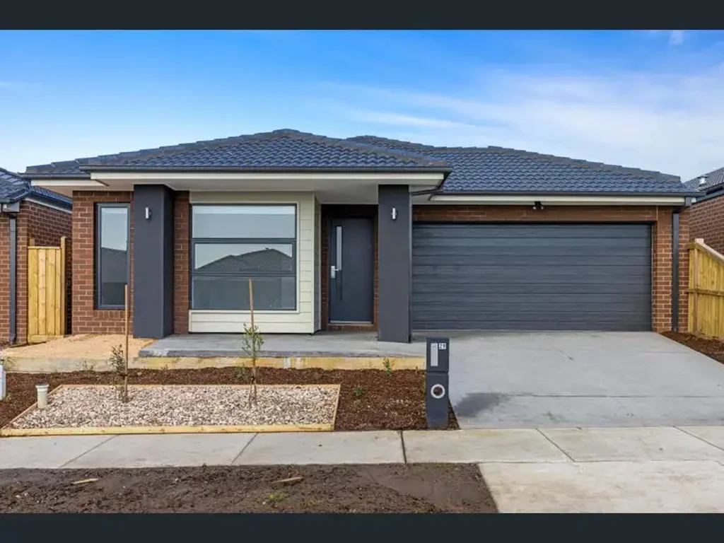 Charlemont 5Moenga # Spacious Family Living with Outstanding Investment Appeal