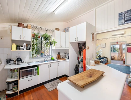 9 Railway Street, West Gladstone, QLD 4680, 3房, 1浴, 独立屋