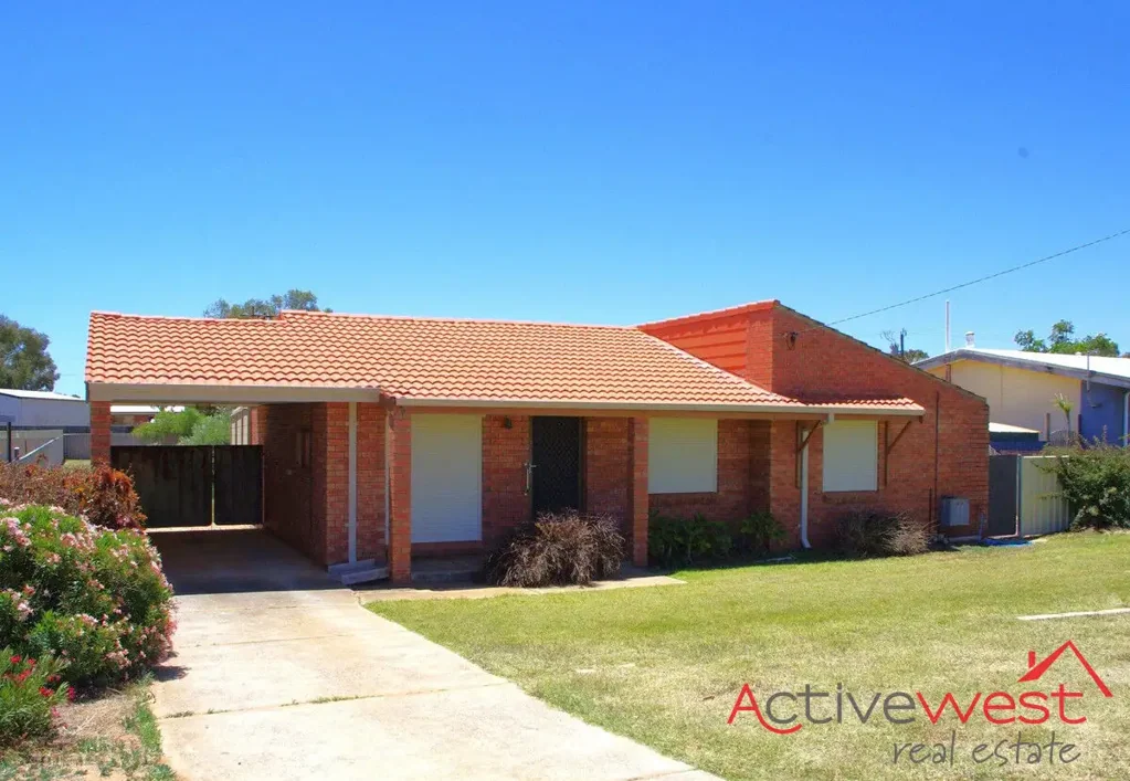 Waggrakine 3Zimmer Space, Comfort & Endless Potential on a Huge 1,040sqm Block!