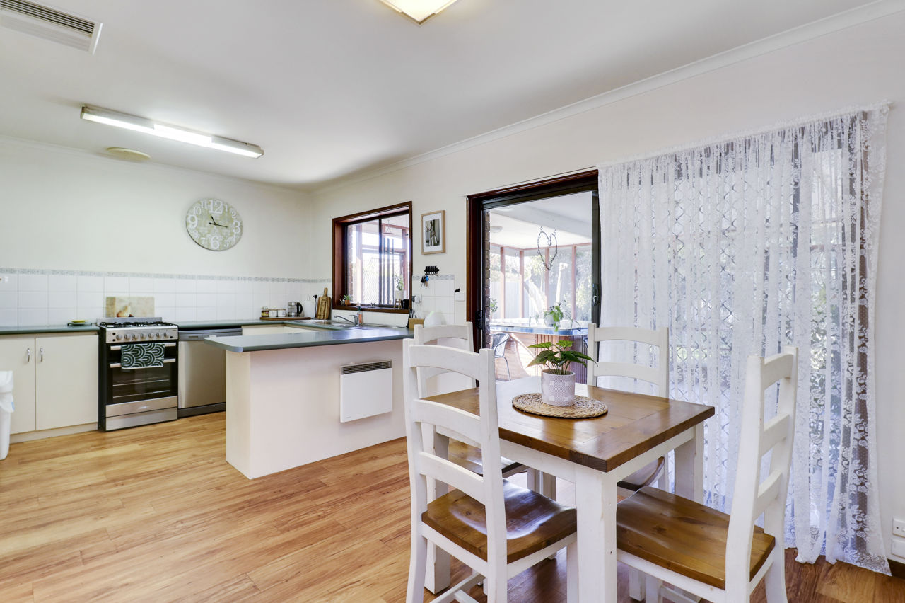 92 RUSSELL ST, DENILIQUIN NSW 2710, 0部屋, 0バスルーム, House