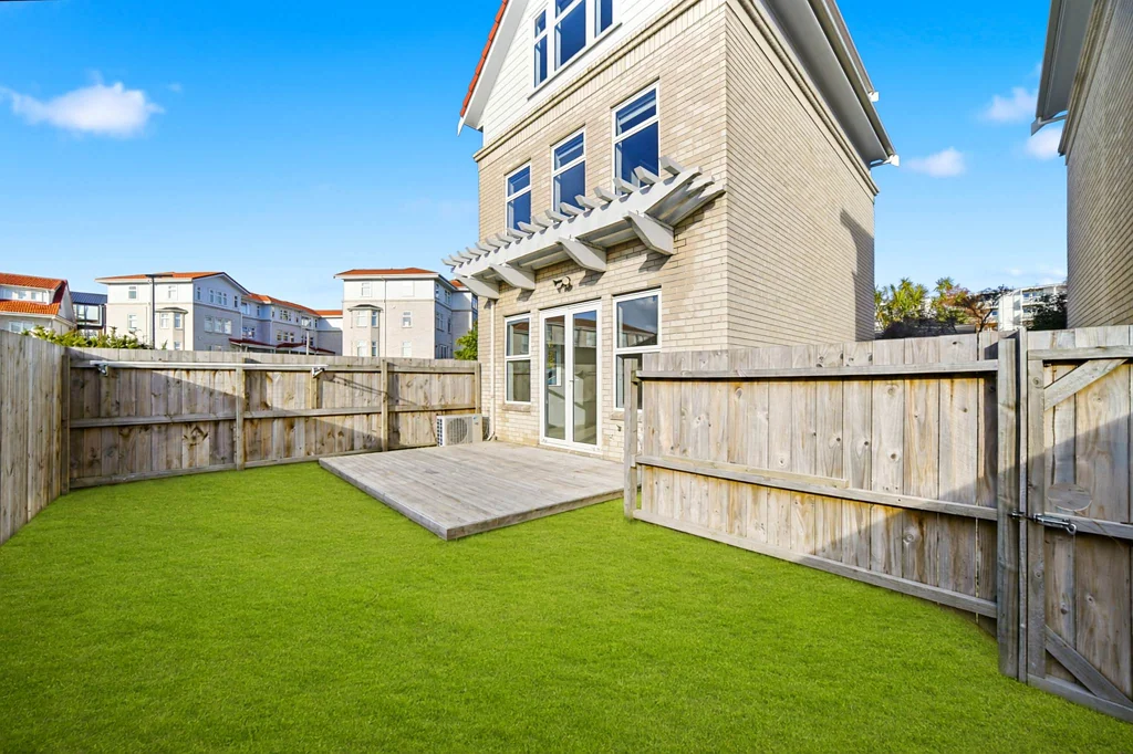 Avondale 4ਬੈੱਡਰੂਮ Freestanding Family Home - Rare Find in Avondale!