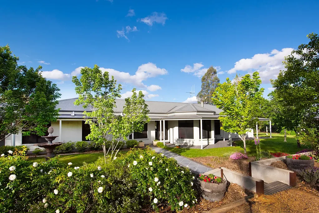 Junortoun 4ਬੈੱਡਰੂਮ Immaculate family home with a pool on 2.2 acres in Junortoun