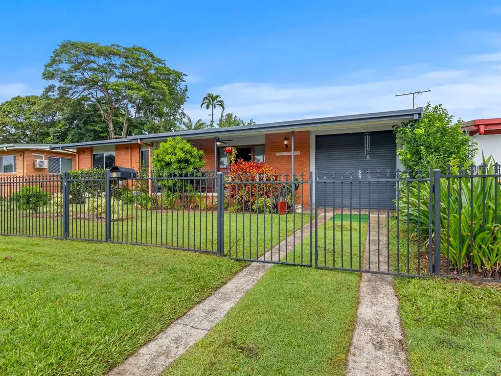 Westcourt 3ਬੈੱਡਰੂਮ Location, Location ! Just a stroll to the Bowls Club & Genisis gym!
