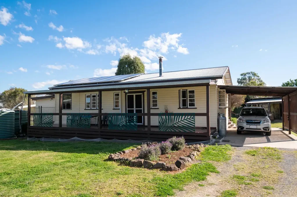 Yangan  LOADS OF CHARACTER AND CHARM – 44 Jingarry - Mt Sturt Road, Yangan