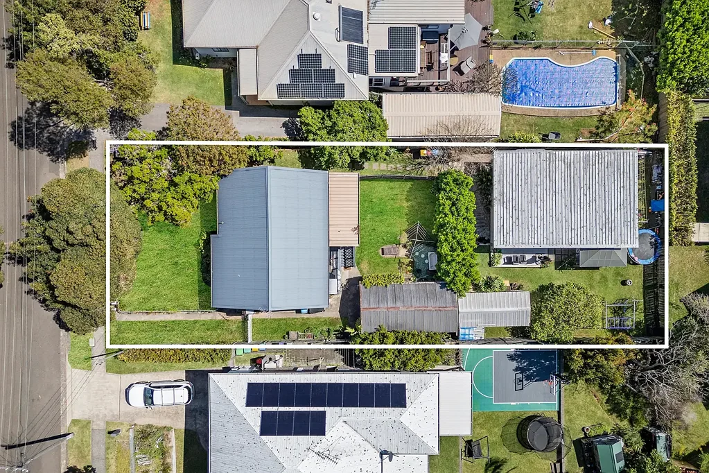 Narraweena 5房 多功能家庭住宅，带超私密独立祖母房 Versatile Family Living with an Ultra-Private Granny Flat