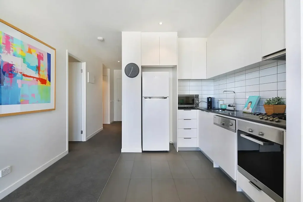 1-BED 1-BATH, 1-CAR, FURNISHED, NO SHORT TERM OPERATORS