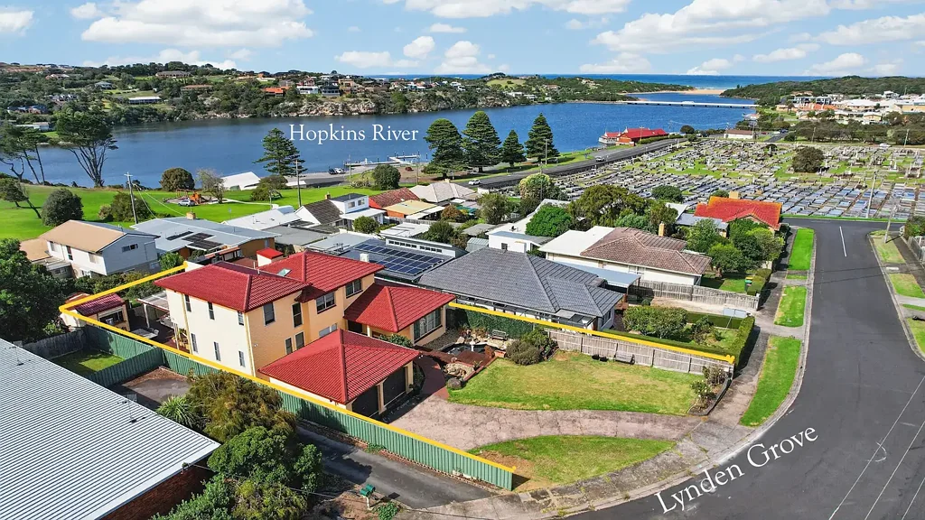 Warrnambool 4房  An incredible living space with amazing River views.