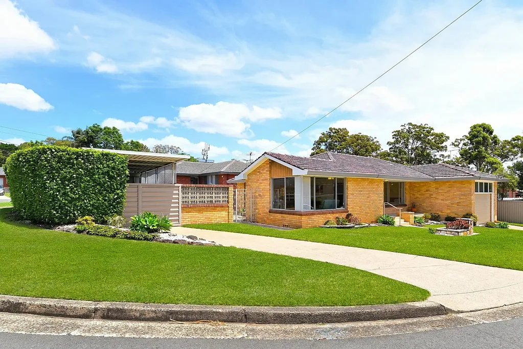2 David Place, Peakhurst, NSW 2210