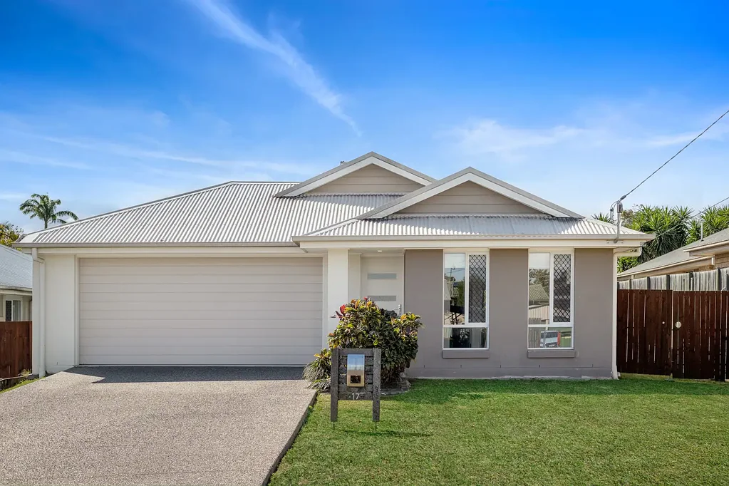 Raceview 4 Slaapkamer Your Next Chapter Starts Here - Move In Ready, Low Maintenance Modern Comfort at 17 McGill Street