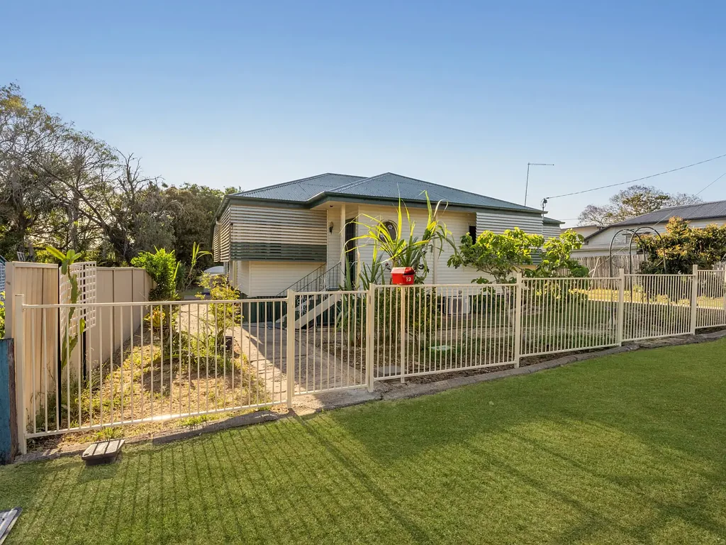19 Russell Street, Silkstone, QLD 4304