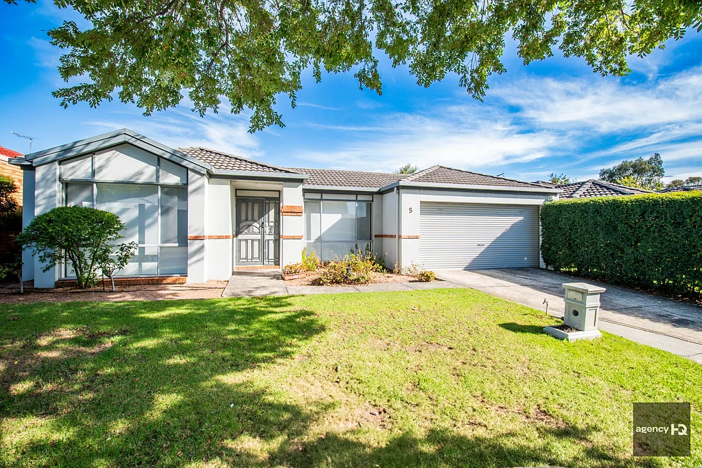 Stunning 4 Bedroom Family Home in Cranbourne East