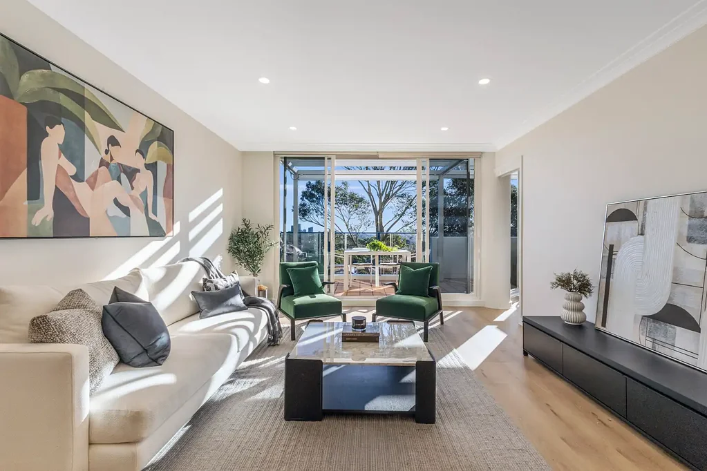 Mosman 3침실 Penthouse Elegance with Harbour Bridge Views in the Heart of Mosman Village