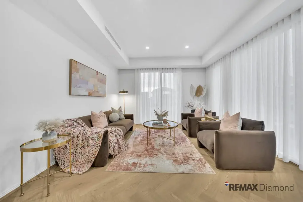 Clyde North 5房  Ultra-Modern Design | Versace Theme living in Clyde North