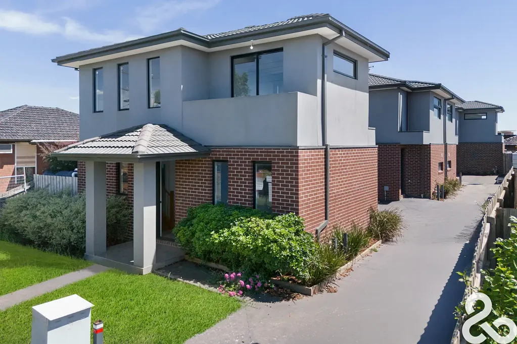 Thomastown 2Phòng ngủ 4 BRAND NEW TOWNHOUSES ALL ON ONE TITLE 
Estimated yearly return $100,000.