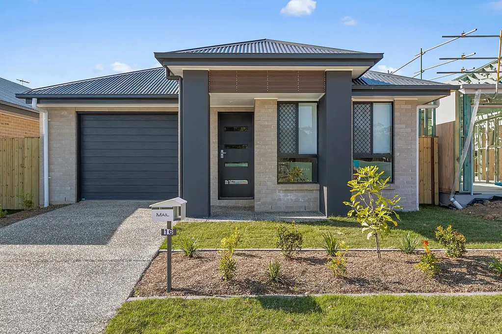 Stunning home In Lakeview Estate - Morayfield