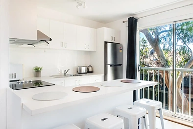 Address Withheld, Bondi, NSW 2026, 2 Bedrooms, 1 Bathrooms, Apartment
