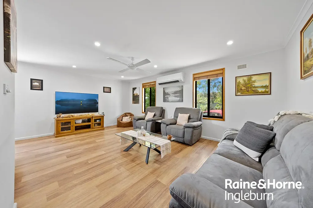 4 Miner Place, Ingleburn, NSW 2565