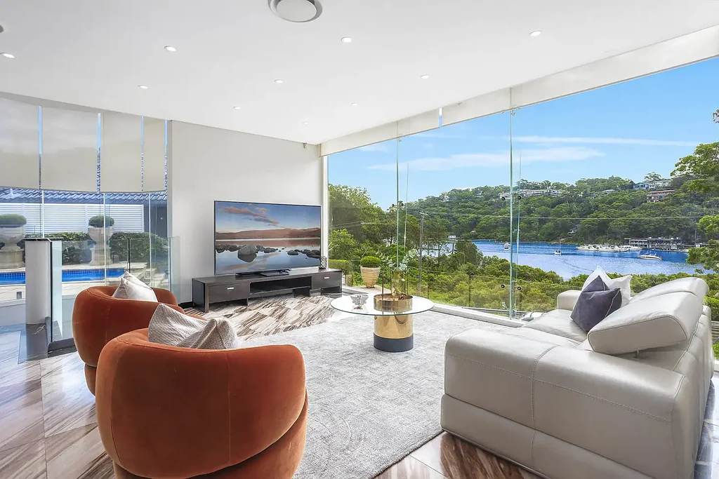Illawong 4 Bedroom CAPTIVATING.