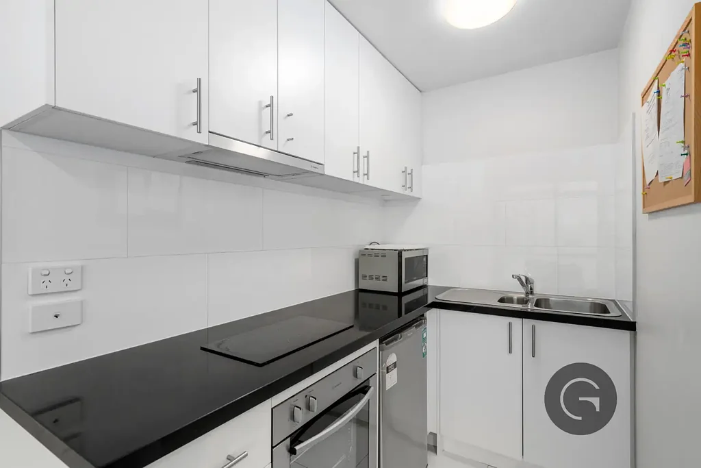 Renovated, In The Heart Of Melbourne!