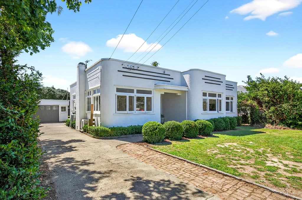 Masterton 5침실 Looks Can Be Deceiving - Five Bedrooms!